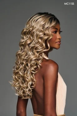 Laila Wig By Kim Kimble | Heat-Friendly Synthetic 2 Laila Wig By Kim Kimble | Heat-Friendly Synthetic -Best Wig Shop KK Laila Model2 Side2