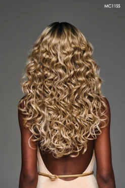 Laila Wig By Kim Kimble | Heat-Friendly Synthetic 4 Laila Wig By Kim Kimble | Heat-Friendly Synthetic -Best Wig Shop KK Laila Model2 Side3