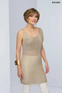 Born To Shine Wig By Raquel Welch | Heat-Friendly Synthetic 2 Born To Shine Wig By Raquel Welch | Heat-Friendly Synthetic -Best Wig Shop RW BornToShine Model1 Front3