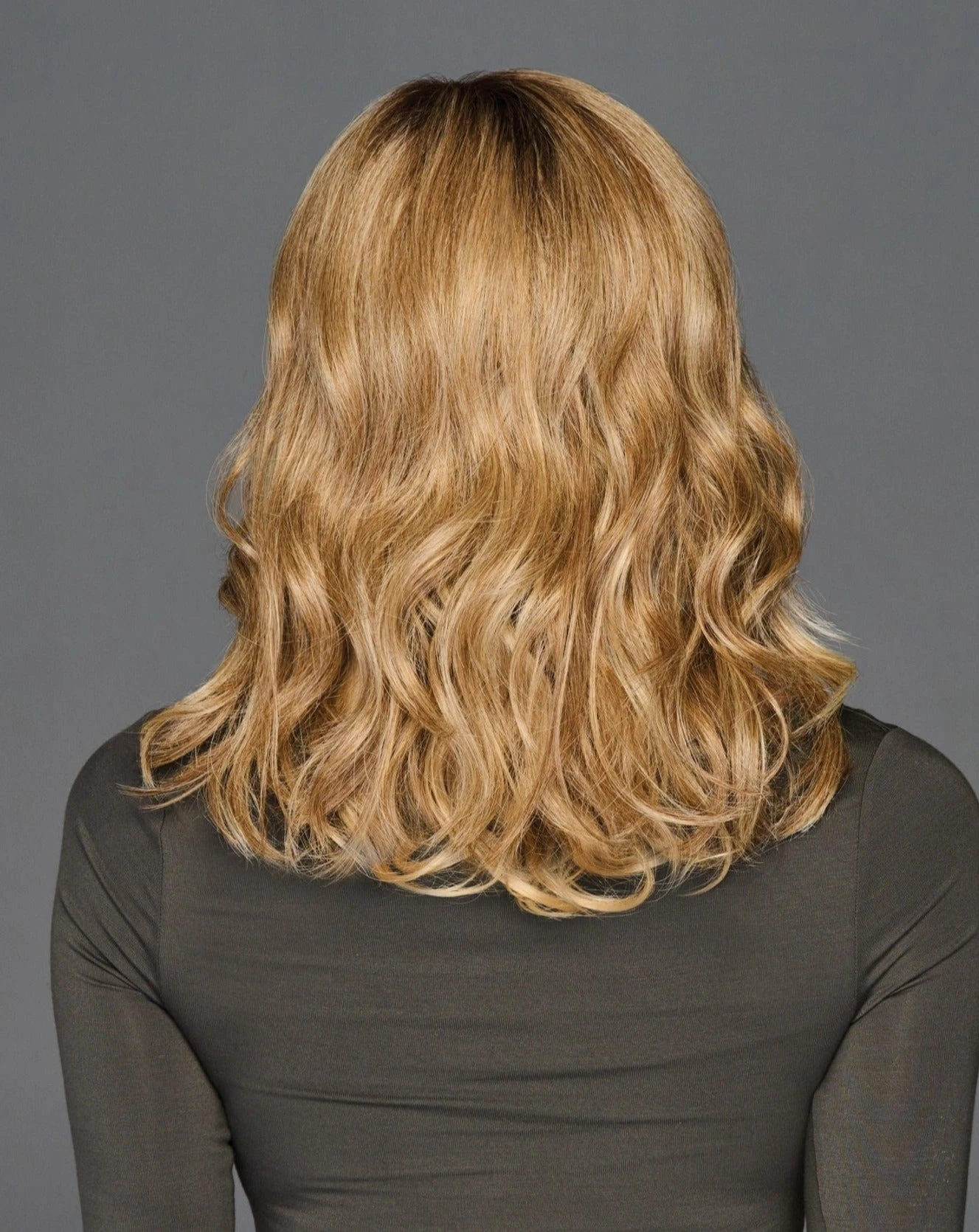 Top Billing Wavy 14" Topper by Raquel Welch | Mono Top Top Billing Wavy 14" Topper By Raquel Welch | Mono Top -Best Wig Shop RW TopBilling14 Model Side3