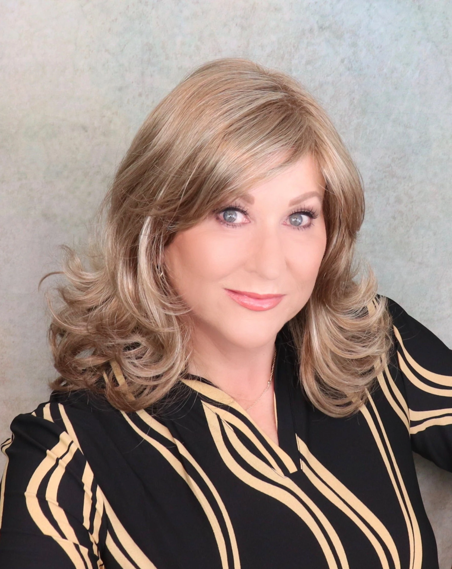 Sonia Wig by Envy Sonia Wig By Envy -Best Wig Shop SoniaEnvyGingerCreamfront